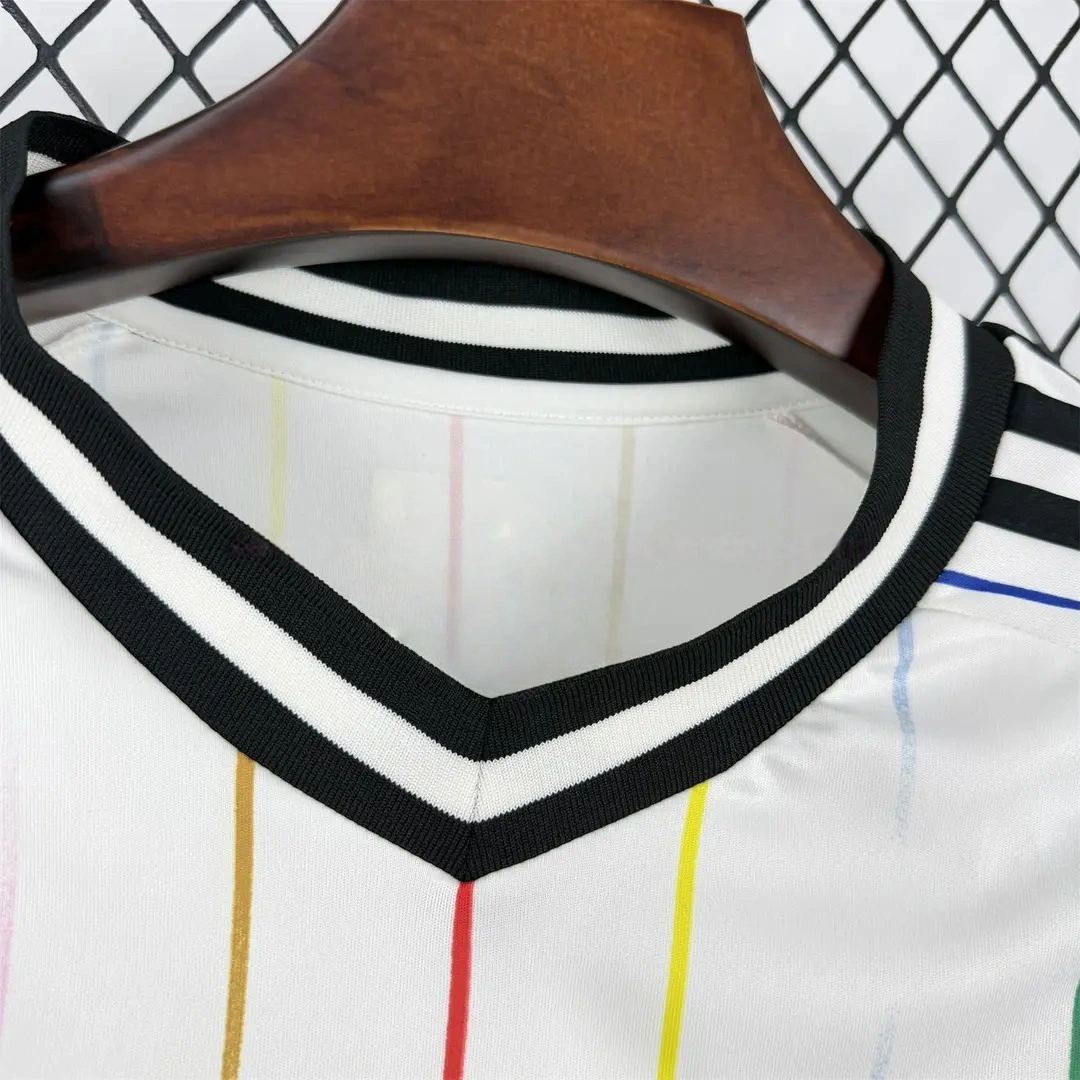 Japan 2026 Away Long Sleeves Jersey - Fans Version collar detail
