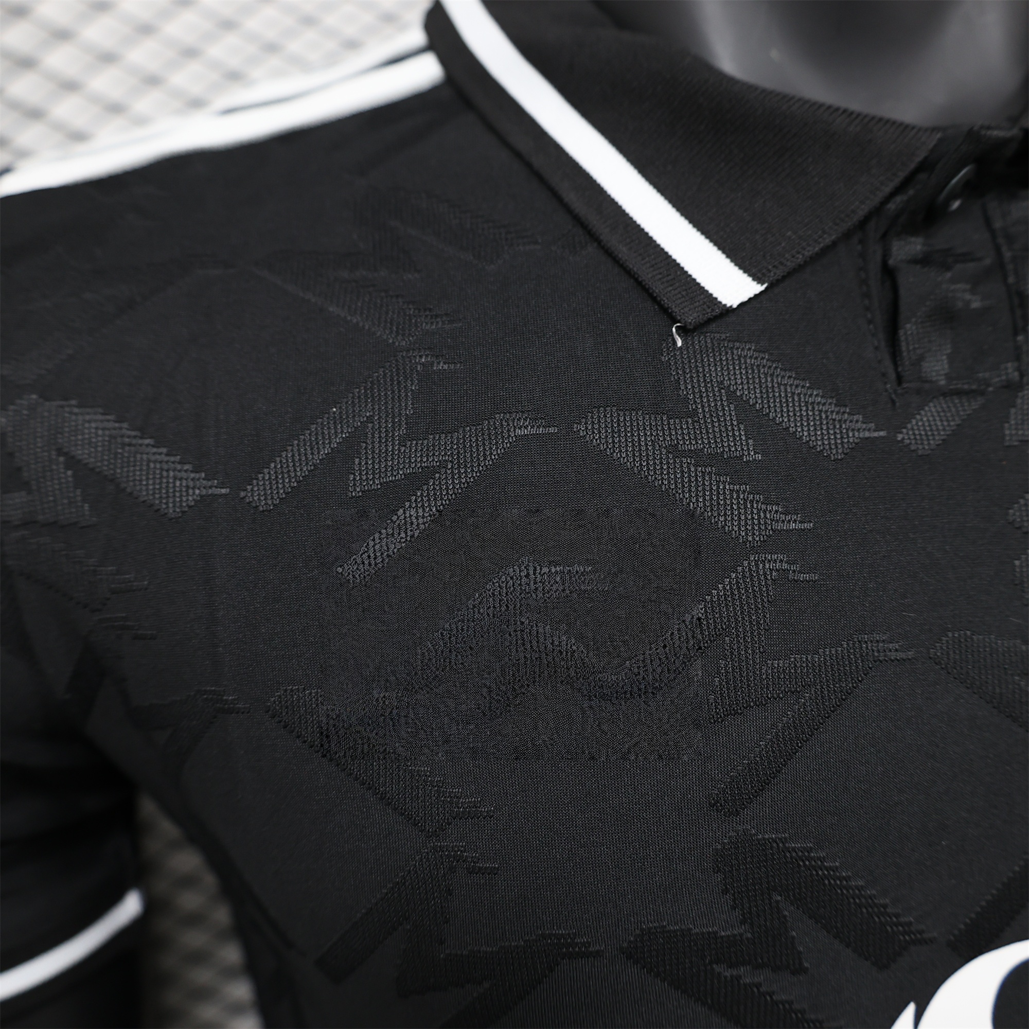 Manchester United Retro Style Jersey Close Up