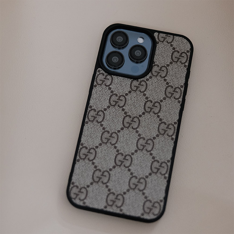 GUCCI 小柄モノグラム 電話ケース
