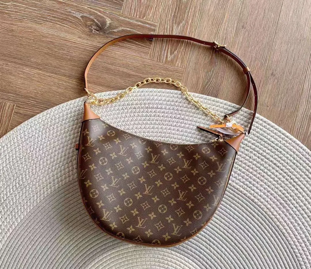LV LOOP HOBO 老眼ムーンバッグ
