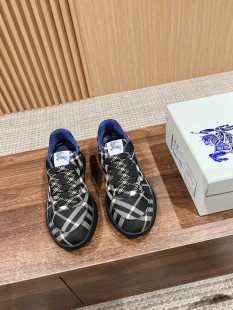 Burberry👟