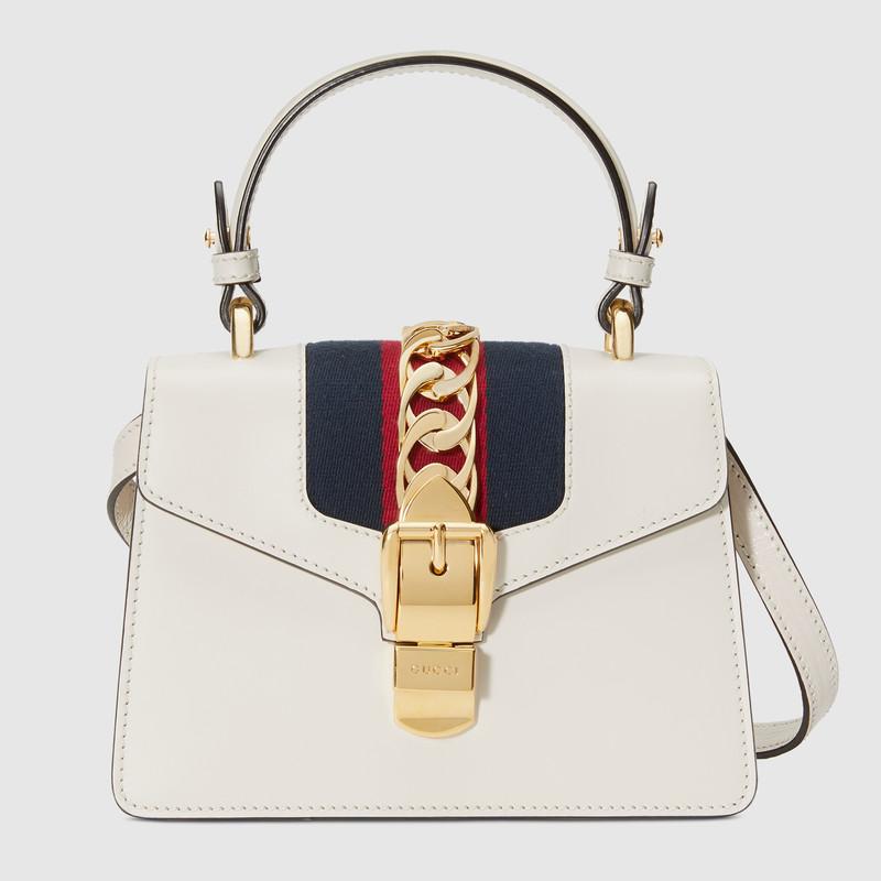 【GUCCI】人気の〔シルヴィ〕レザー ミニバッグ★すぐ届く！