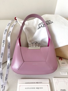 Alexander McQueen👜
