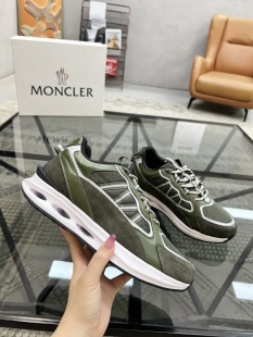 Moncler👟