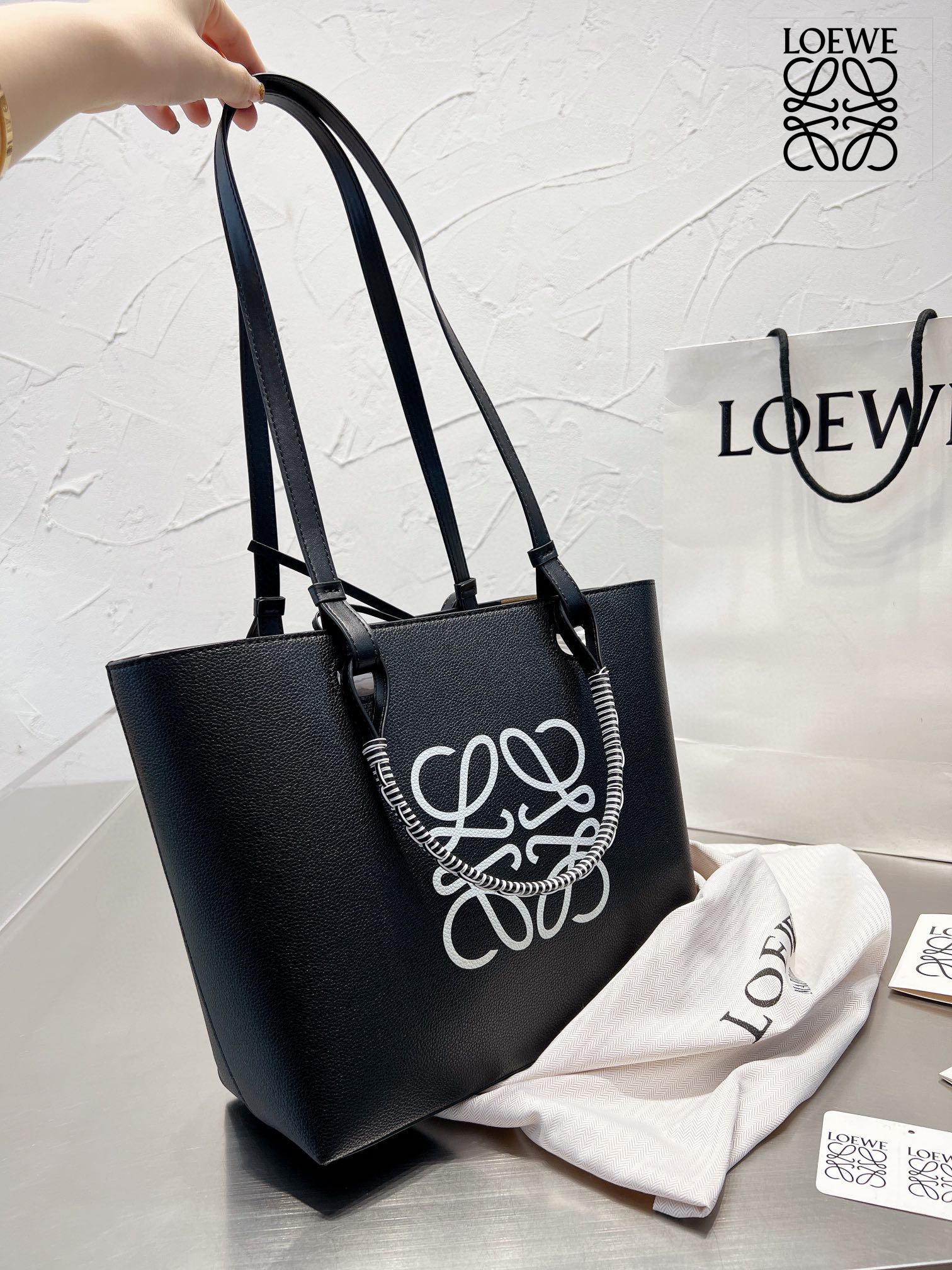 【 LOEWE 公式 旗艦店】ロエベ ハンドバッグ当日出荷 好評に付き再入荷！30cm