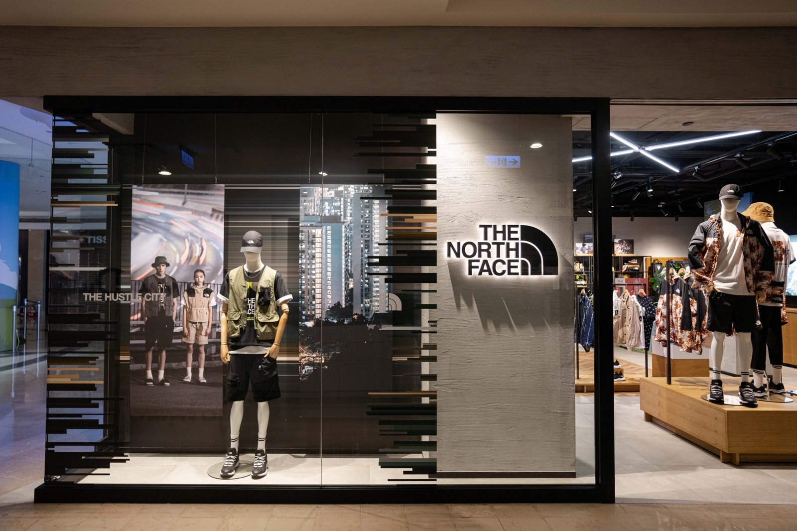 黑標、紅標、限定聯名款一店滿足！The North Face 台北101 旗艦店正式登場！ | GQ Taiwan