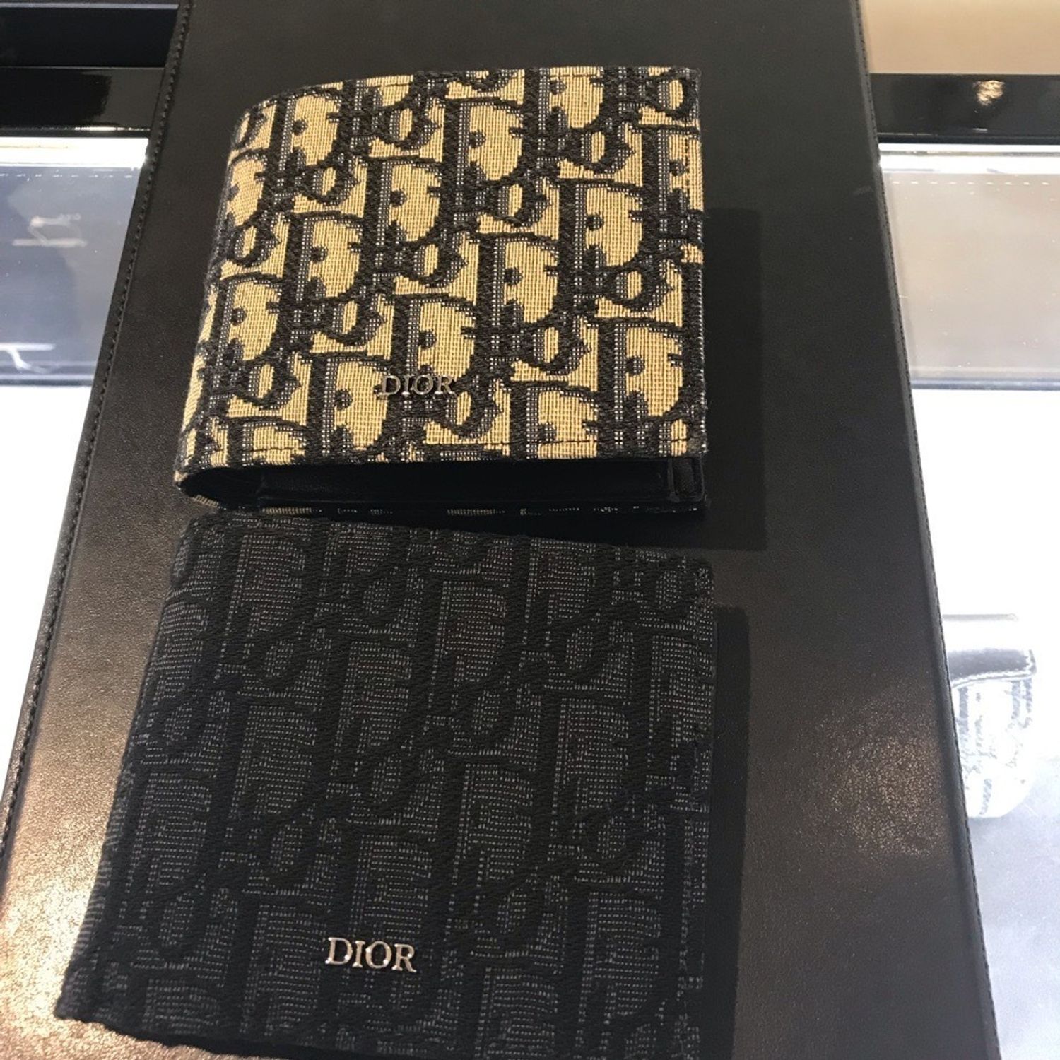 入手困難！【Dior】Oblique コインケース付き２つ折りスリム財布 (Dior/折りたたみ財布) 77465329【BUYMA】