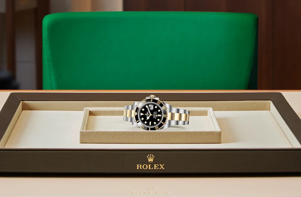 Rolex Submariner in Yellow Rolesor - combination of Oystersteel and yellow  gold, M126613LN-0002 | Hing Wa Lee Jewelers