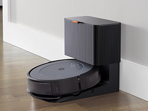 Automatically empties its bin