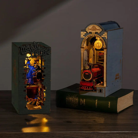 Book Nook The Time Machine (Inspired by the Jacobite Train)