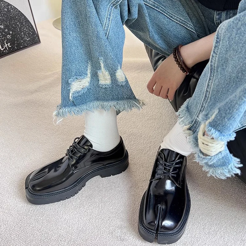 New Genuine Leather Tabi Pumps Women Slip-On Thick Soled Flat Shoes Women Tabi Shoes Split Toe Loafers Woman chaussure femme