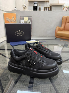 Prada👟