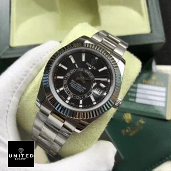 rolex_sky-dweller_black_dial_326934_oyster_box_steel-1