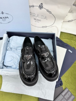prada👞