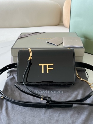 TOM FORD👜