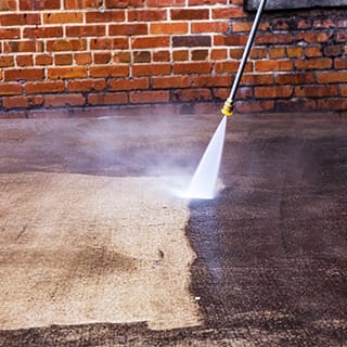 Effectively cleans concrete and a variety of surfaces