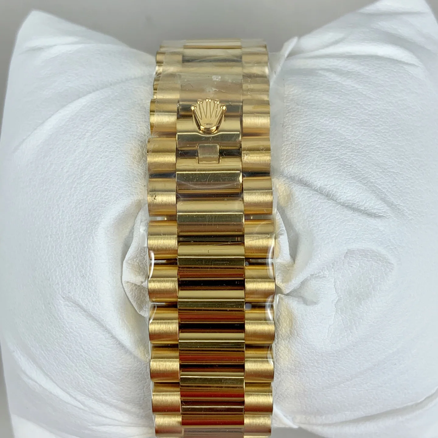 GYL Rolex Day-Date 40 Yellow Gold Champagne Baguette Diamond Dial (228238) V2 11 Super Clone – DD3255 Movement-GYL-GaiYalun