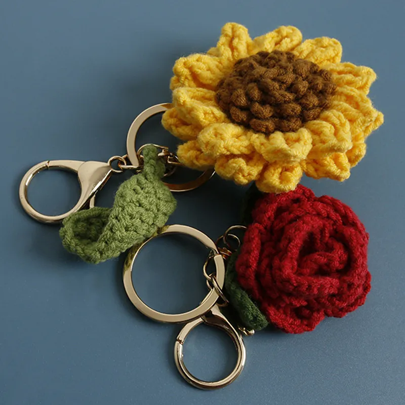 Exquisite Hand-woven Rose Pendant Woven Creative Wool Crochet Sunflower Keychain Bag Accessories Charm Of Mobile Phone Gift 1 PC