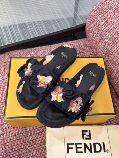 Fendi👞