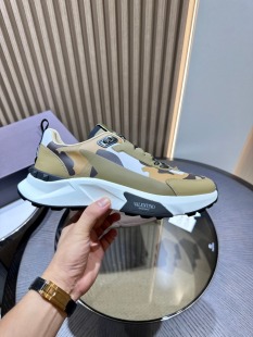 Valentino👟